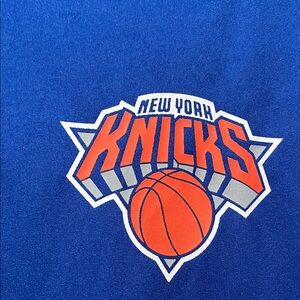 NWT New York Knicks Men's Long Sleeve Tee - Royal Blue